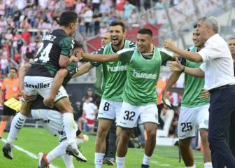 Banfield pegó primero ante Estudiantes en La Plata