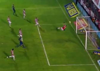 Este golazo de Reynoso, el mejor de marzo para la Superliga