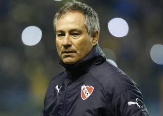 Oficial: Ariel Holan dejó de ser técnico de Independiente