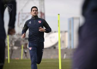 Burdisso no pasó la revisión y no jugará en el Cuervo