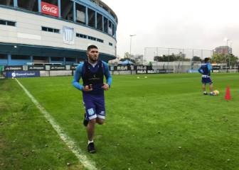 Racing oficializó la llegada de Barbona y una renovación