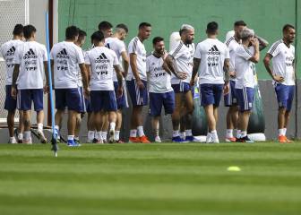 Saravia entrenó con el grupo pero Foyth será titular