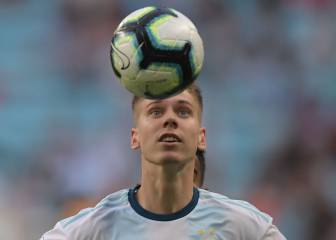 Scaloni duda: las diferencias entre Foyth y Saravia