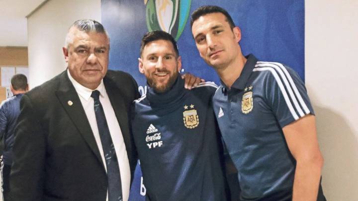 Messi Tapia Y Scaloni Una Imagen Que Vale Mucho As Argentina