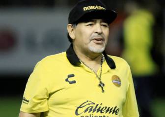 Maradona le dio su particular bienvenida a De Rossi