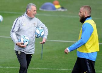 Intensa charla de Alfaro tras la caída de Boca