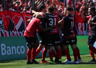 Newell's arrasa a Huracán