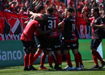 Newell's goleó a Huracán y llega entonado al Clásico