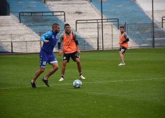 Coudet probó el once para enfrentarse a Maradona
