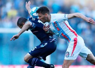 Racing gana sufriendo