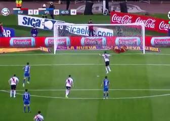 ¡El héroe de la noche! Hoyos le tapó un penal a Nacho Fernández