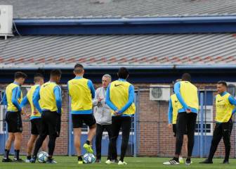 Sin Tevez, Alfaro probó con Almendra y Hurtado