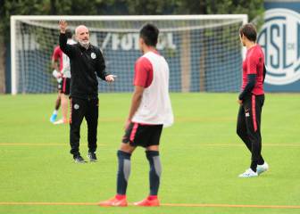 Monarriz toma decisiones: saca del equipo a Navarro y Menossi