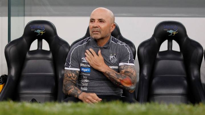 Mediante un comunicado, Sampaoli anuncia su salida de Santos