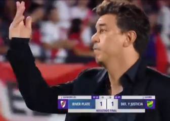 Gallardo, visiblemente enojado, pidió aliento al Monumental