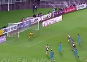 Tuvo que aparecer Casco, el lateral ante la falta de gol