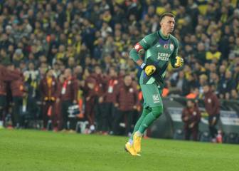 Muslera, una vez más en la órbita de Boca