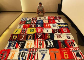 Raúl guarda la 10 de Riquelme entre su colección
