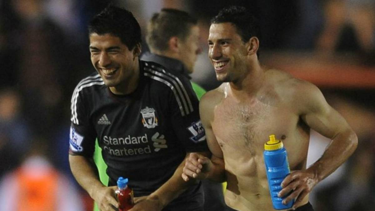 Luis Suárez se acostumbró a jugar en Barcelona, con Messi de manera fantástica" - AS Argentina