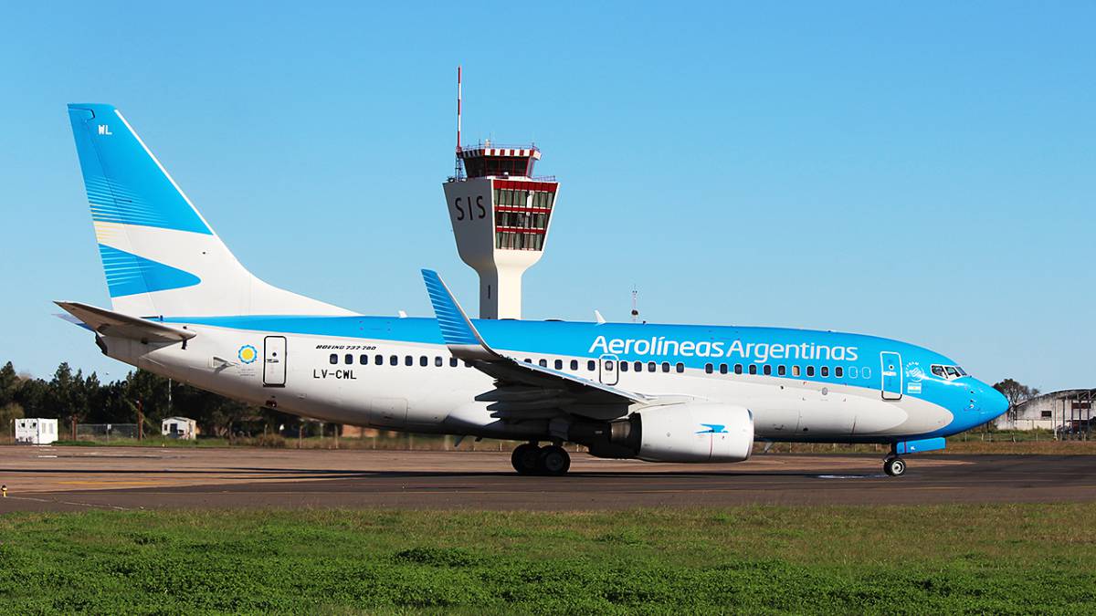 Aerolíneas Argentinas: cuándo se retoman los vuelos y con qué medidas - AS  Argentina