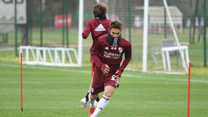 Con el plantel libre de COVID-19, River retomó las prácticas