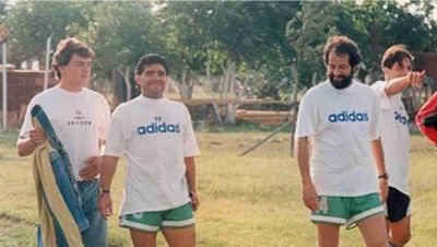 Maradona, en su efímera etapa como técnico de Mandiyú.