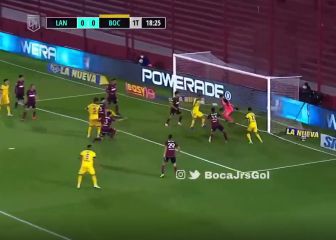 Tevez, el más listo en el área para adelantar a Boca ante Lanús