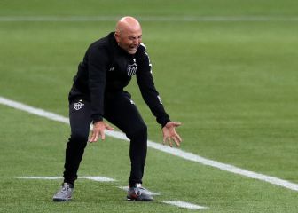 Sampaoli lleva más amarillas que sus jugadores en Brasil