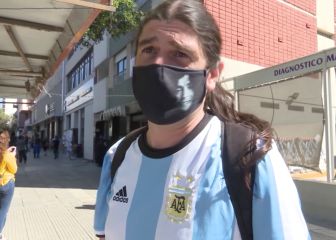 Los fans, con Maradona: 
