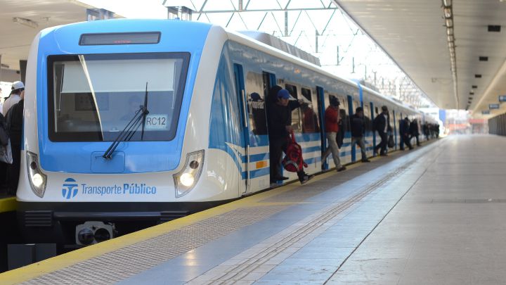 Coronavirus Argentina: ¿quiénes pueden viajar en transporte público?