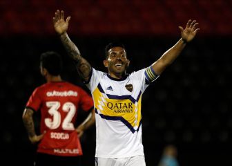 Tevez se rinde a Russo