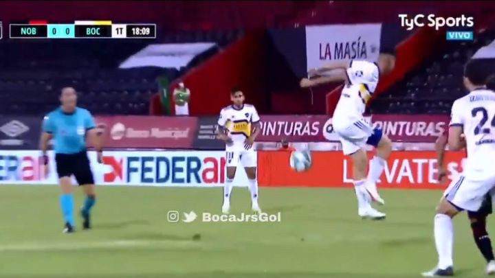 Kudelka se volvió loco pidiendo penal por mano de Campuzano