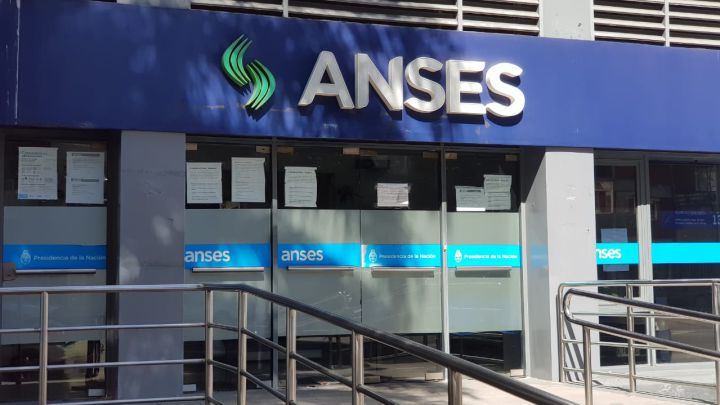 IFE, AUH, AUE, Jubilados: quiénes cobran hoy, miércoles 11 de noviembre, y cronograma de pagos