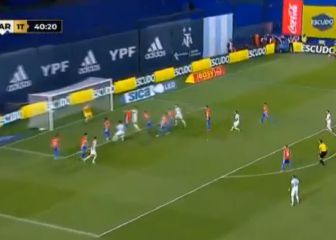 Jugó de 3, pero no olvidó su esencia de 9: cabezazo inapelable de Nico González