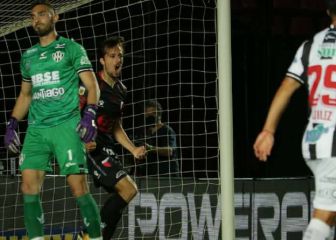 Colón mantiene el liderato