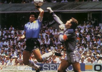 Un listado interminable: todos los goles que metió Maradona en su carrera