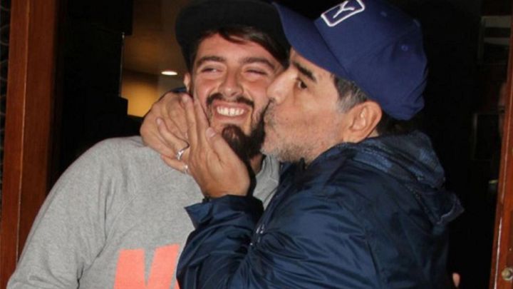 Desde Italia, Diego Maradona Junior despidió a su papá: "Cuánto fui feliz con vos"