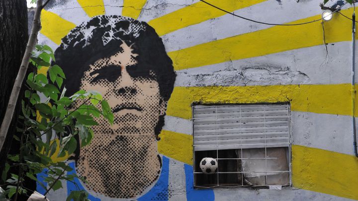 Algo no cuadra en el final de vida indigente de Maradona