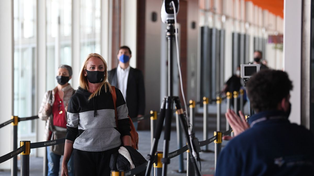 Coronavirus en Argentina: el Gobierno estableció nuevos requisitos para el ingreso al país - AS Argentina