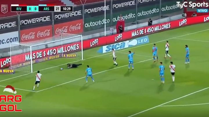 Nacho acabó con el muro de Arsenal y premió a River