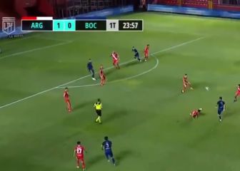 Cardona vio el pase casi imposible y Zárate no perdonó