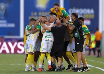 Defensa, séptimo argentino en ganar la Sudamericana