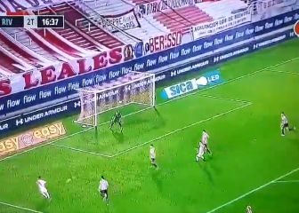 Precisión en su máxima expresión en el gol de Suárez para River