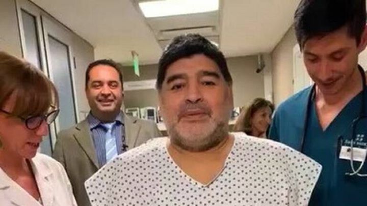 "Metían pastillas trituradas en la cerveza de Maradona para que no jodiera de noche"
