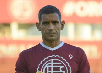 Lanús remonta y hunde al Decano