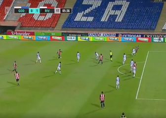 Magia de Palavecino y otro de Borré en el primero de River