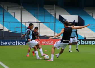 Racing remonta al líder