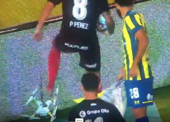 Un dron detuvo el partido hasta que Pablo Pérez lo destrozó