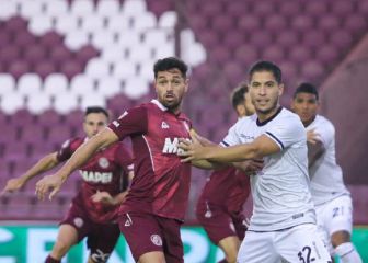 Espinoza terminó el partido un minuto antes ¡y mandó a llamar a los jugadores al vestuario!