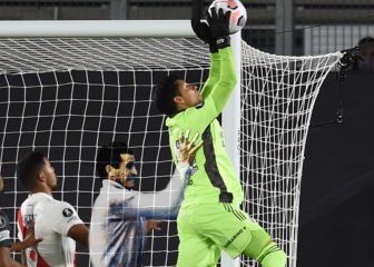 Los mejores memes de la actuación de Enzo Pérez como arquero de River